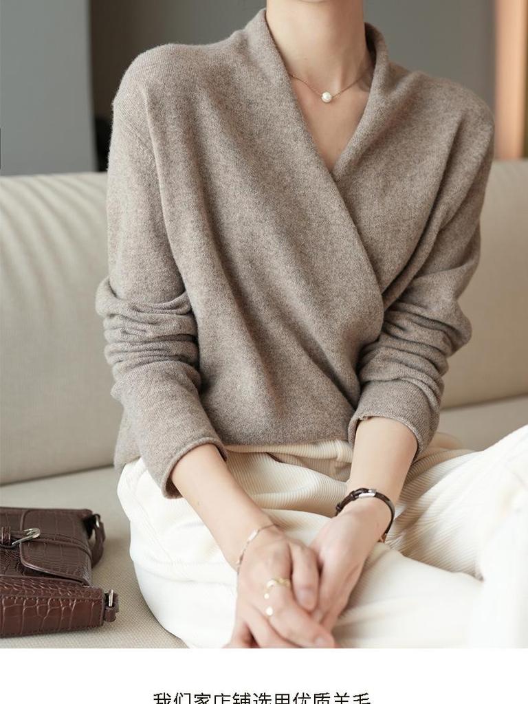 Chic Wool Knit V-Neck Cardigan: Casual, Loose Fit, Slimming, Long Sleeve Sweater for Women (Autumn/Winter)