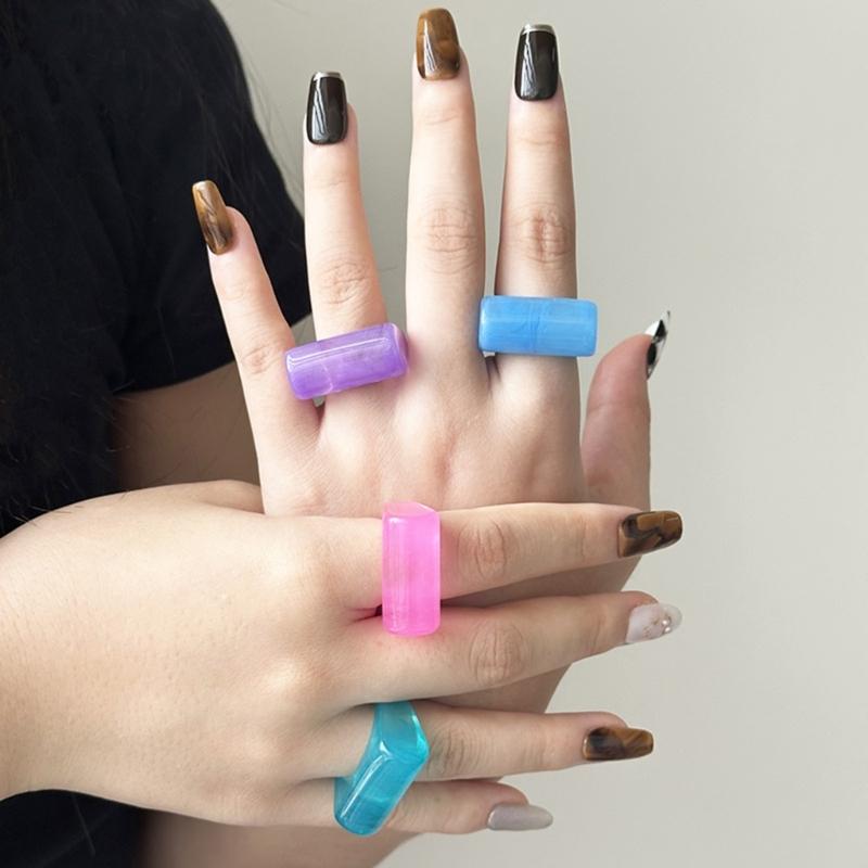 Fashionable Geometric Resin Rings Trendy Accessory for Women and Men With Multiple Color Addition