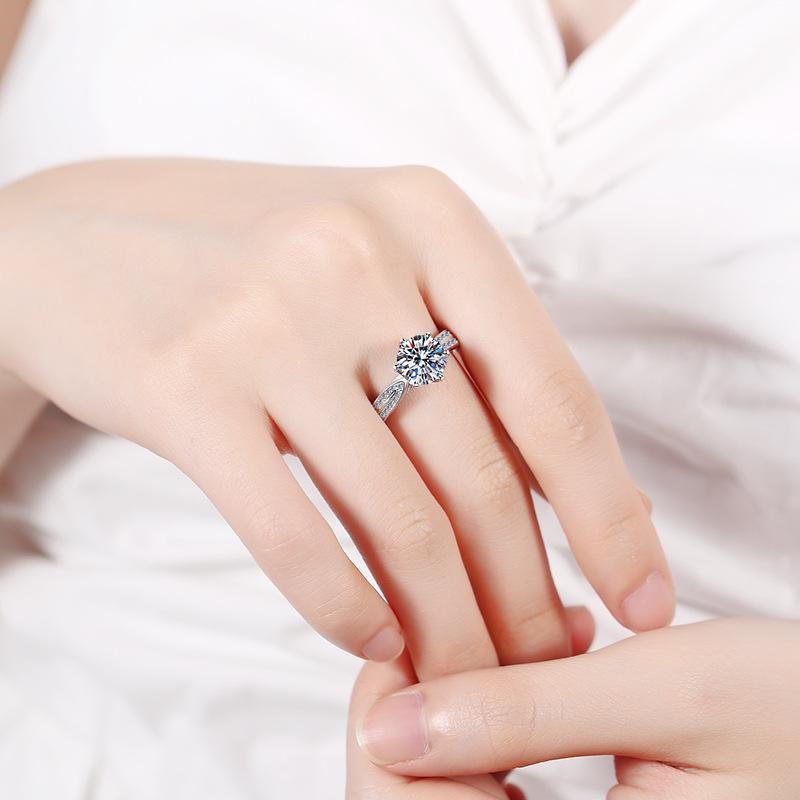 S925 Silver Ring for Women Platinum Plated Pt950 Inlaid with D Color Moissanite Diamond Ring Empty Support Wedding Ring Proposal Diamond Finger