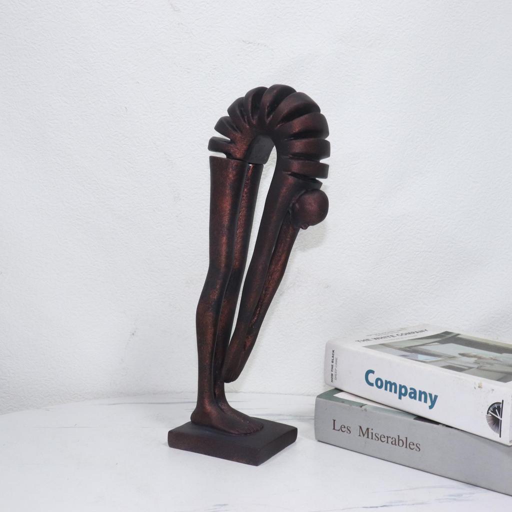 Nordic Resin Abstract Figure Ornament for Modern Living Room or Entrance Cabinet Decor