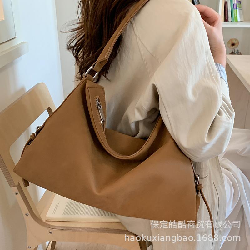 Large-capacity Commuter Tote Bag Women's 2025 New Trendy Autumn and Winter Popular Retro Underarm Bag Shoulder Bag Women's Bag