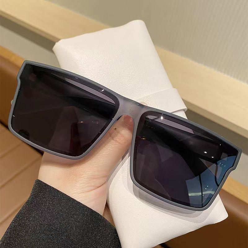 G-Family Gradient Blush Multi-Color Sunglasses with Vertical Rice Nail Design