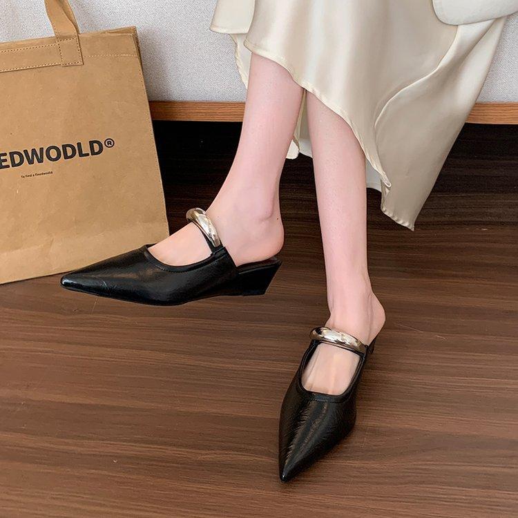 

One-pedal bag head and half slippers women s single shoes slope heel pointed 2025 new spring and summer French cool slippers women s flat bottom 35