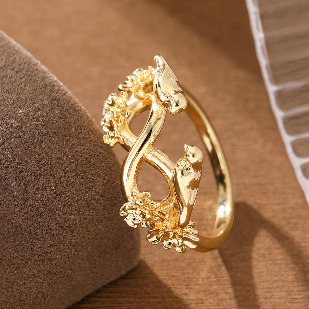 Bague ancienne en cuivre pour femme sculptée de deux oiseaux et de fleurs, design infini, idéale pour les banquets et les fêtes.