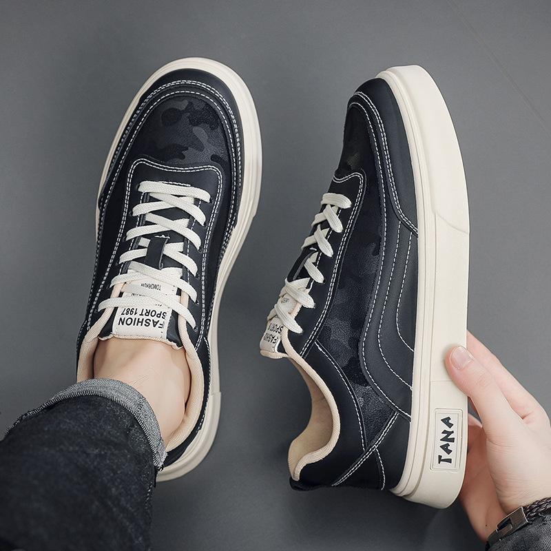 Fashionable Men's Shoes New Sports Casual Shoes Black Board Shoes Versatile Fashion White Shoes Soft Sole Wear-resistant Running Shoes