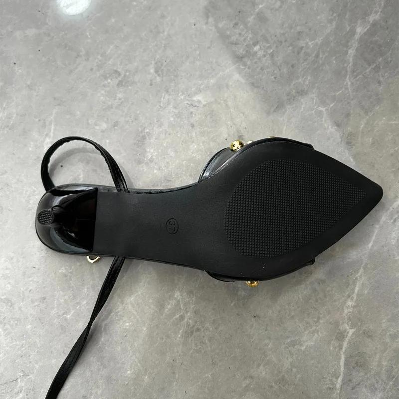Mode 2025 Sommer Neu Einfache Sandalen Mode Spitz Zehen Offene Zehen Nieten Ein Wort Riemen Temperament Dünn Neu Chinesisch Pendeln