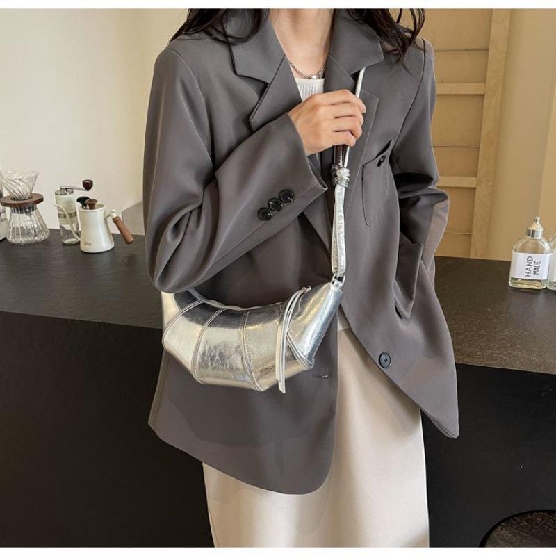 Niche Croissant Summer Women's Casual Simple Crossbody Bag for Daily Commute