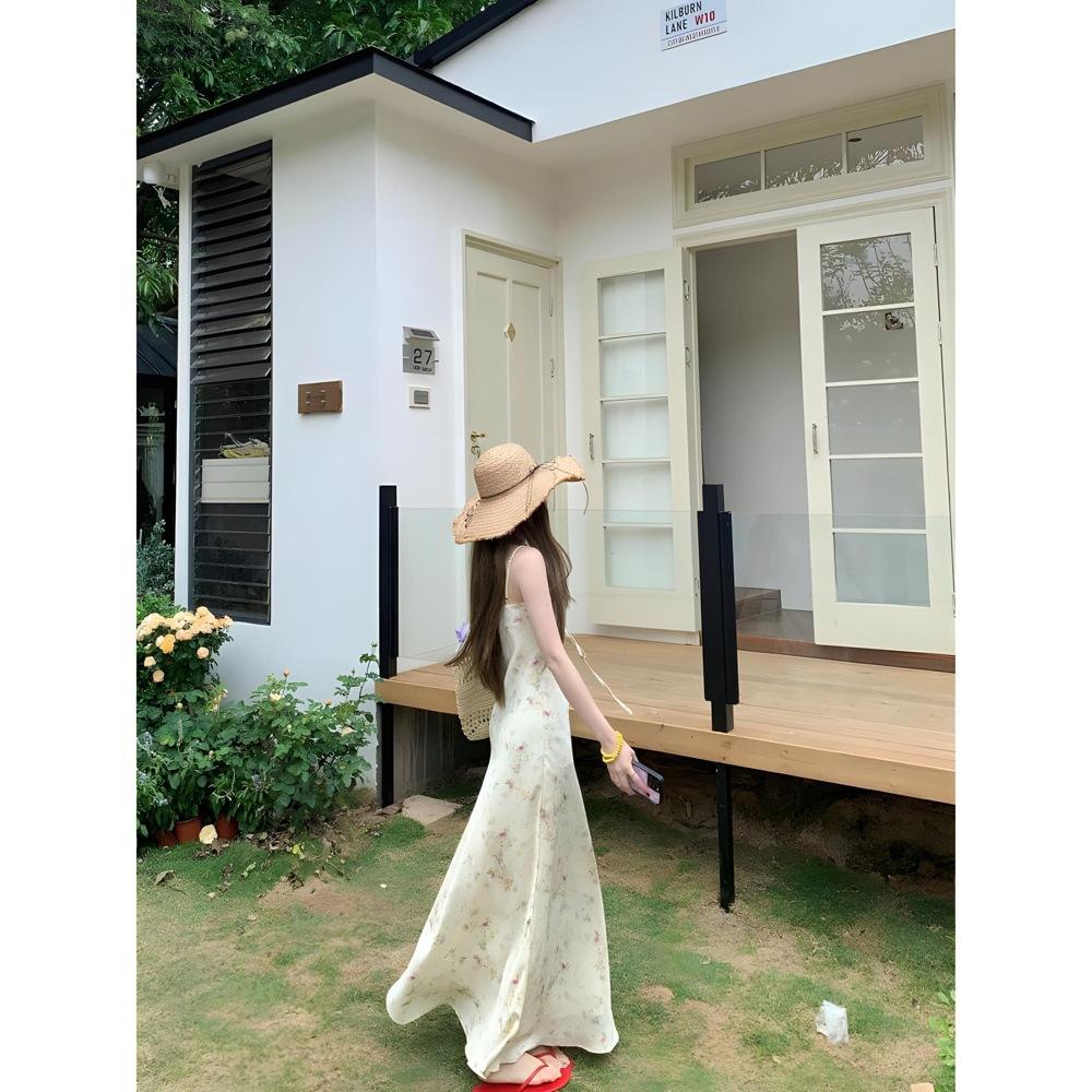 Floral v-neck suspender dress for women's summer vacation style casual waist and thin temperament a-word long dress