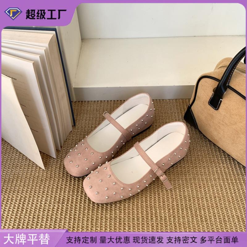 Grape mother single shoes 2025 spring new rivets fashionable flat shoes women's comfortable soft sole not tired feet casual shoes