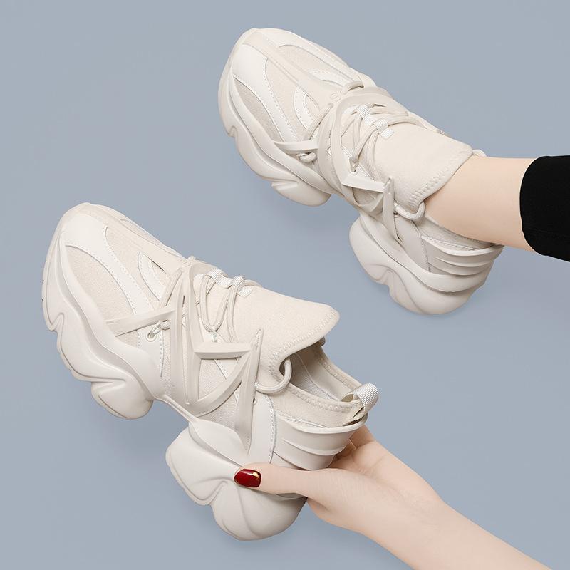 Koreanische Leder-Freizeitschuhe mit dicker Sohle zur Größenvergrößerung für Damen, Herbst-Neuheit, modisch, vielseitig, Schnürsenkel, nicht müde Füße, einzelne Schuhe