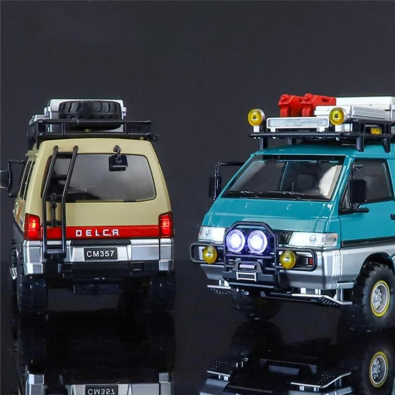 1:24 Mitsubishi Delica Geländewagen Allradantrieb MPV Druckgusslegierung Metall Auto Modell Sound & Licht Klassische Simulation Sammlerstücke
