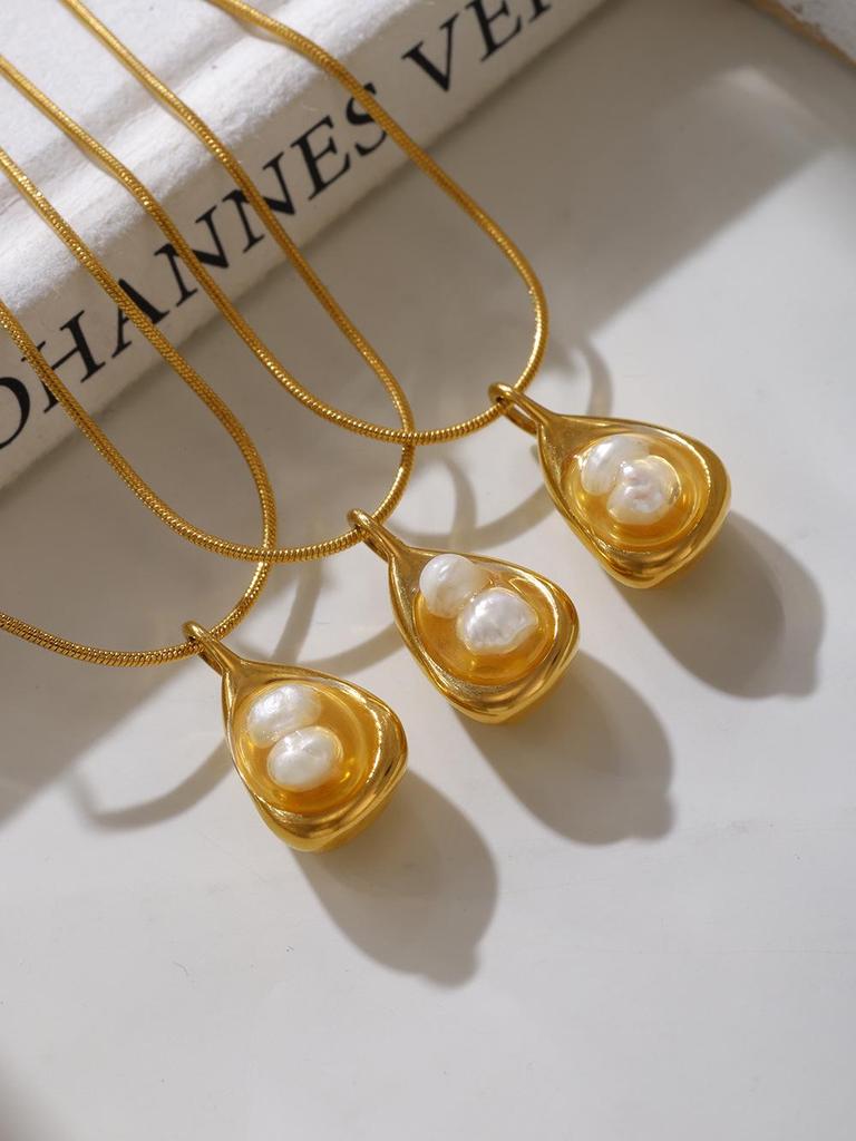 Qiong Yao Niche Fashion Gold Bead Freshwater Pearl Pendant Necklace