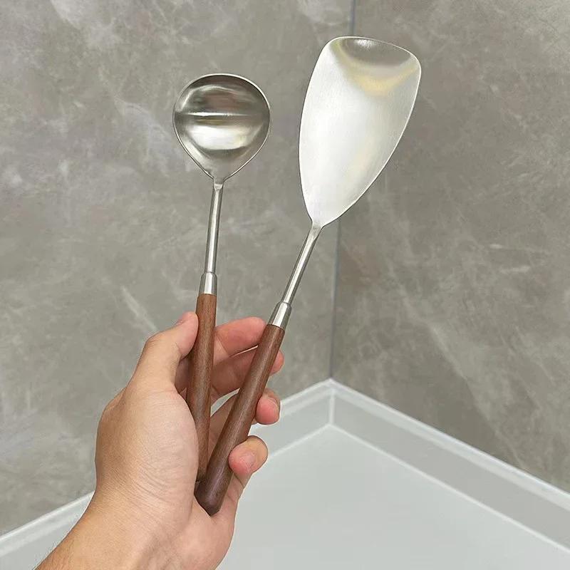 Kitchen Dinner Dish Rice Shovel  Handle Stainless Steel Soup Spoon for Household Use Porridge Soup Restaurant Wooden Tableware