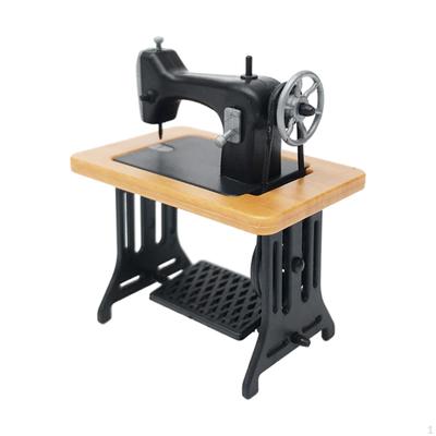 1:12 miniaturi la scară Mobilier pentru casă de păpuși pentru camera de zi Mașină de cusut din lemn Camera de zi