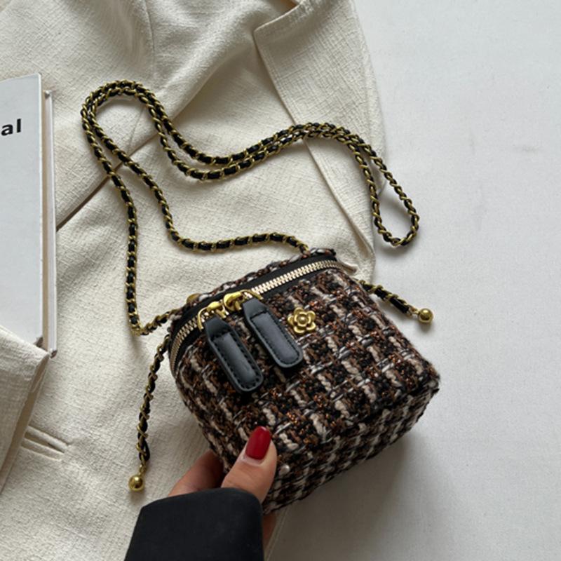 Small Bag Women's New Fashion Knitted Chain Messenger Bag Mini Bag