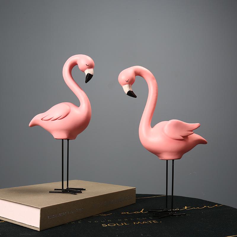Nordic Pink Flamingo Heart Resin Ornament for Living Room or Bedroom Decor