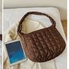Nylon Tasche 2023 Neue frauen Tasche Handtasche Tote Herbst/Winter Neue Mode Raum Baumwolle Anzug Tasche Große Kapazität lingge Knödel Tasche
