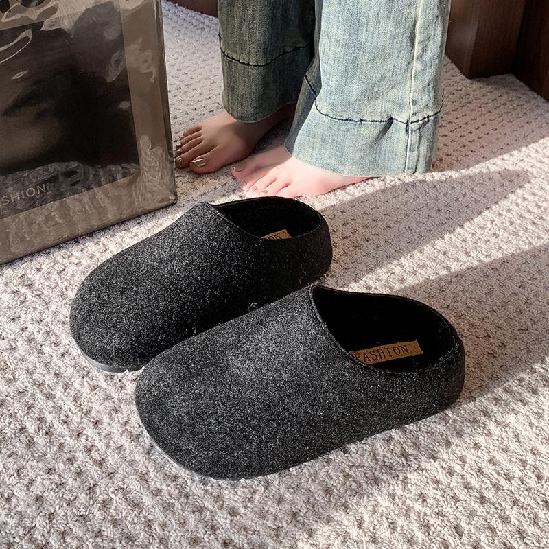 Fashion New Suede Leather Slippers Women Round Toe Flat Slides Outdoors Casual Mules Shoes Women Comfort Thick Sole Half Slippers Woman