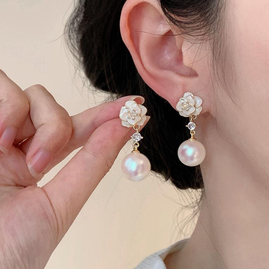 Koreanischer Stil Nicht-Piercing Ohrclip mit langem Quaste, Perlmutt Schmetterlings Design für Damen - High-End, Coole Mode.