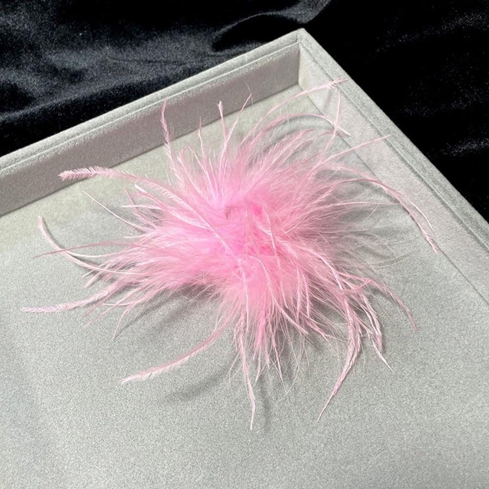 

Natural Feather Coat Brooches Lightweight Sweater Coat Pin Ostrich Feather Brooch for Women розовый
