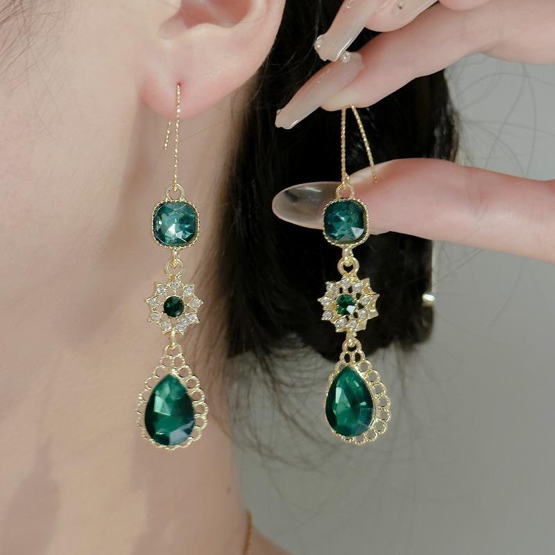 Fashionable Retro Earrings, Lightweight And Luxurious Women s Earrings One Size зелёный
