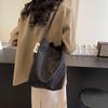 Minimalist Lazy Wind Tote Shoulder Bag Women'S Large Capacity Underarm Bag Student Class Bucket Bag Retro Shopping Bag