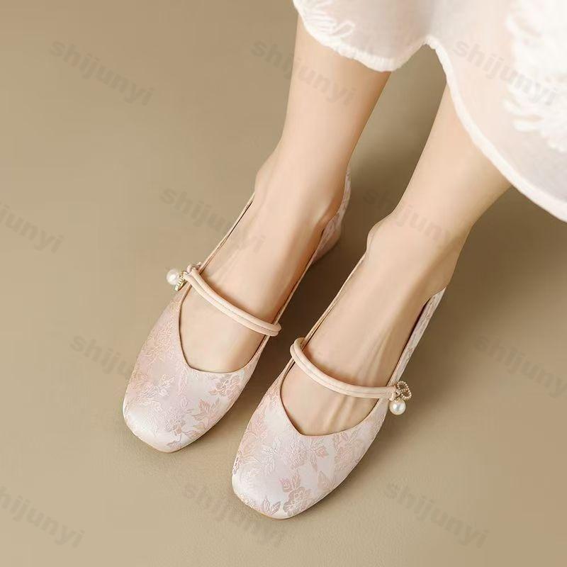 Autumn Women Shoes Fashion 2026 Versatile Low Heeled Leather Shoe Thick Soles Anti Slip Comfort Women's Single Shoe Mary Jane