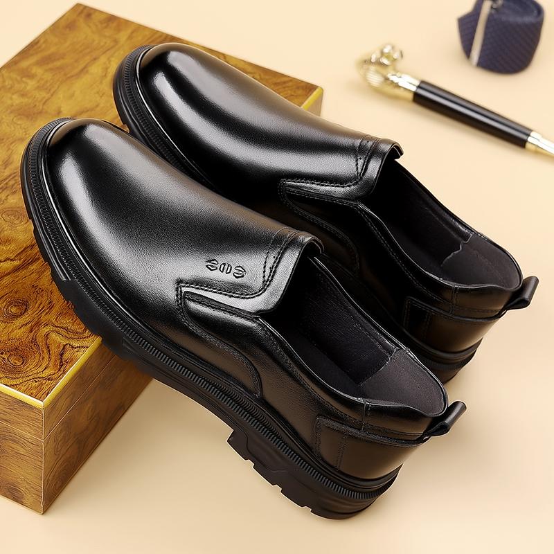 Leather Man Casual Shoes Breathable Loafers Moccasins Breathable Slip on Flats Driving Shoes Classic Men Wedding Shoes