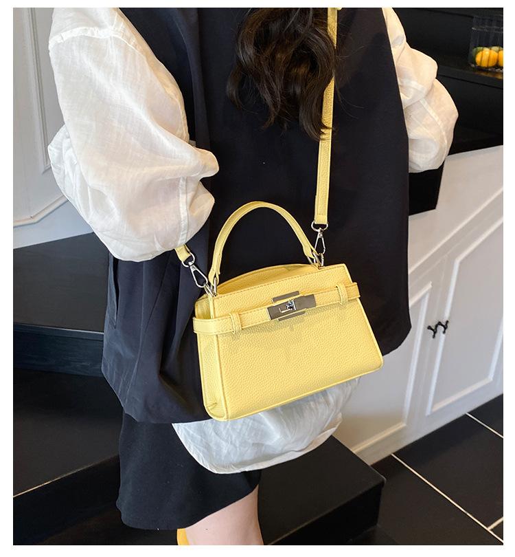 Niche design bag women's 2025 new trendy summer versatile shoulder messenger bag Korean version ins portable women's bag