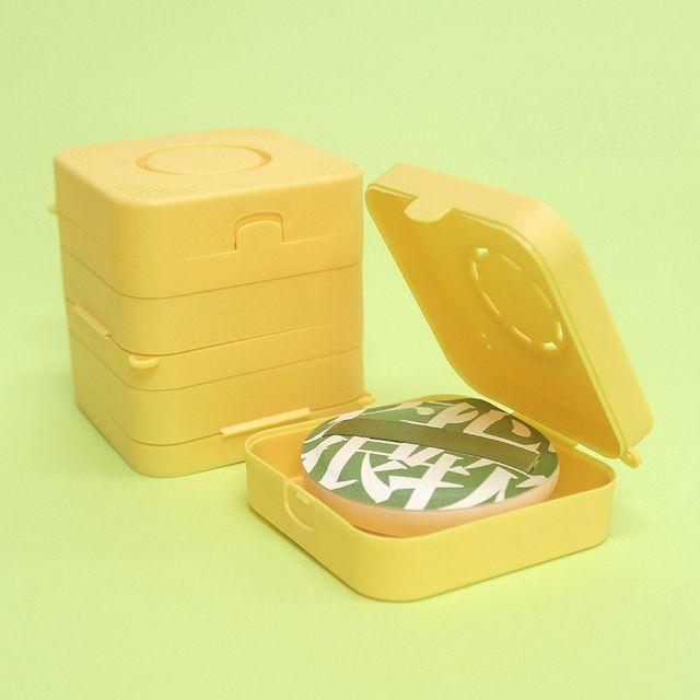 Sweetpourin - Пластиковый футляр для пуховки Yellow