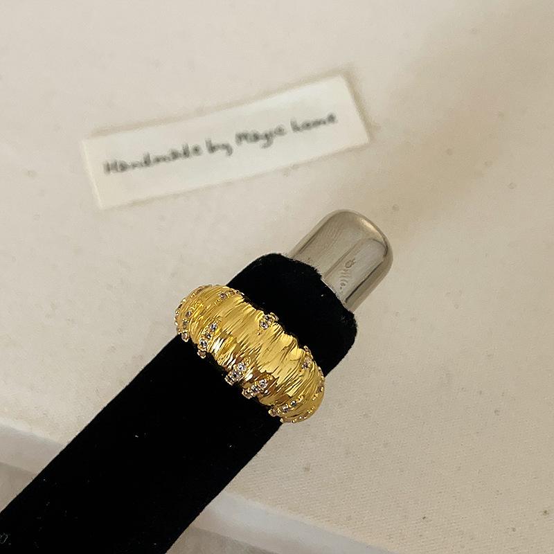Textured Brushed Pleated Zircon Metal Ring Women'S Niche Unique Elegant Fashion Exquisite Versatile Ring Ring