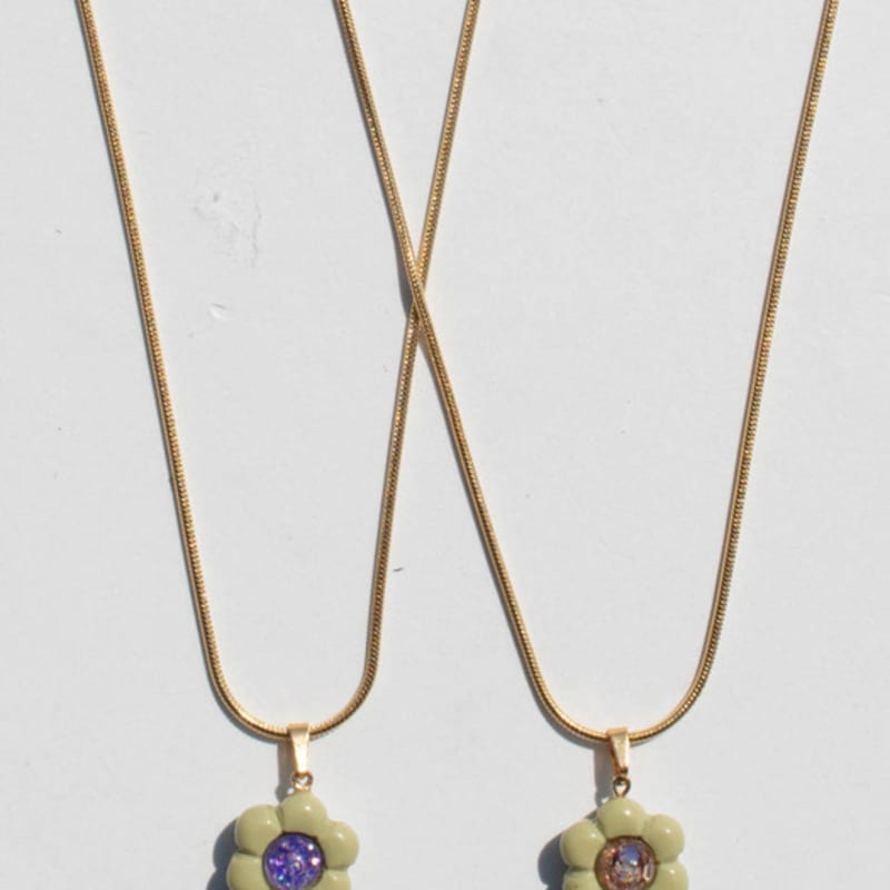 

luvinball Daisy Snowball Necklace Olive Beige