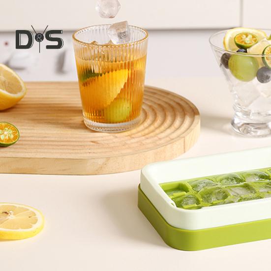 Ice Cube Tray with Lid 15 Cubes Ice Grid Easy-Release Silicone Bottom Stackable Ice Trays for Freezer