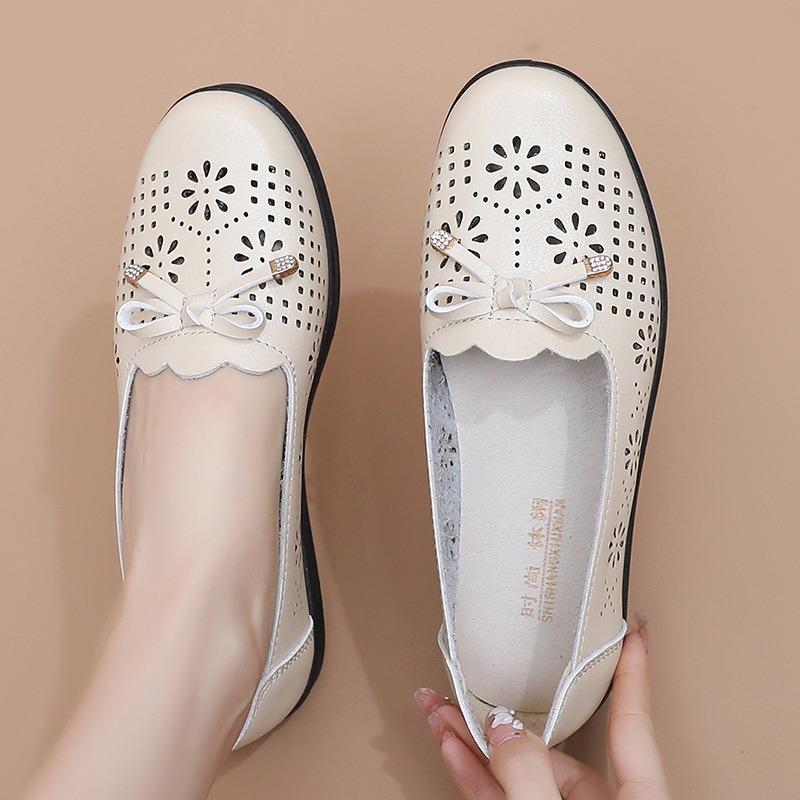 Sandals women's summer new hollow hole single shoes soft sole non-slip leather shoes middle elderly women's shoes