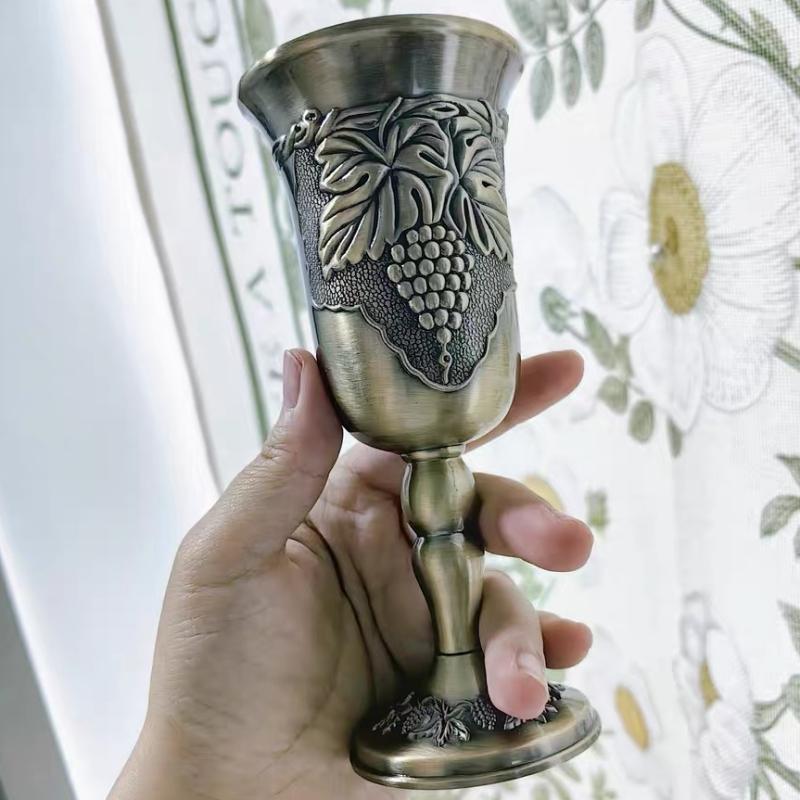 European-Style Vintage Wine Glasses,Carved Castle Texture Spirit Vodka Cup,Bronze Portable Spirits Goblet,Wedding Decoration