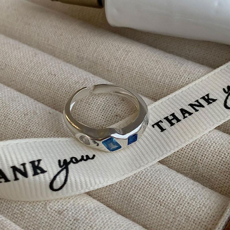 Elegant Vintage Inspired Colorful Gemstone Heart Shaped Ring For Stylish Women