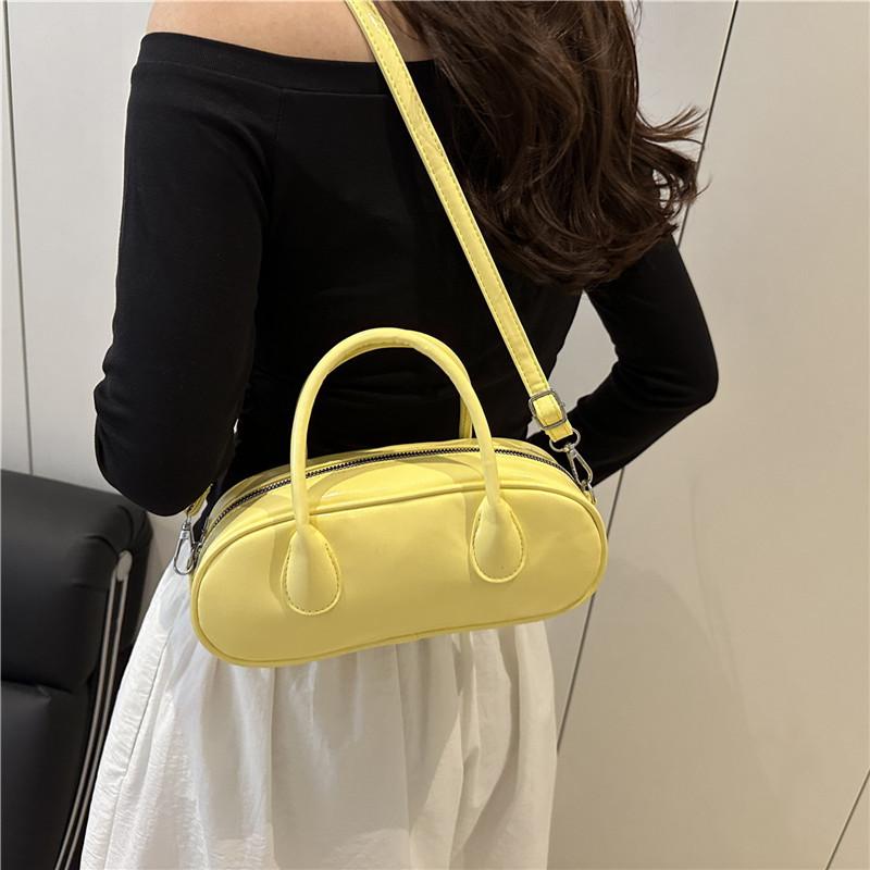 2025 Korean version of hand-carried baguette bag niche high-end PU small handbag trendy and versatile new model