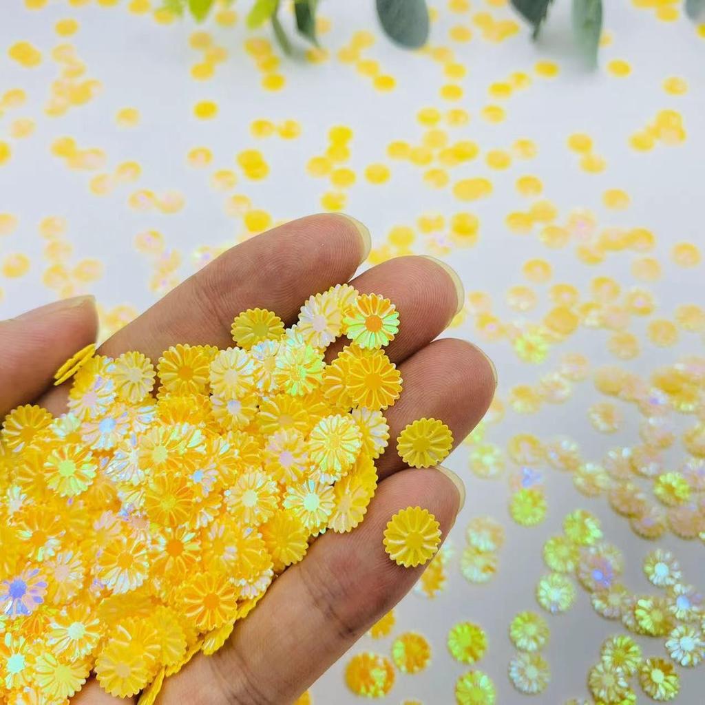 2000PCS 9mm Daisy PVC Confetti Flower Table Confetti for DIY Mold Art Bridal Baby Shower Engagement Wedding Birthday Party Decorations (White)