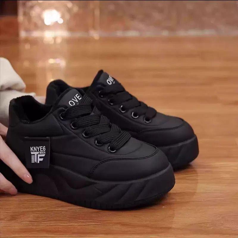 Platform bread shoes women's  new popular versatile height-increasing shoes autumn and winter women's velvet board shoes black women's shoes