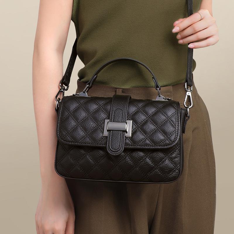 Women's New Spring/summer Leather Crossbody Bag, Popular Single Shoulder Bags, Hand-held Diamond Grid Small Square Bag