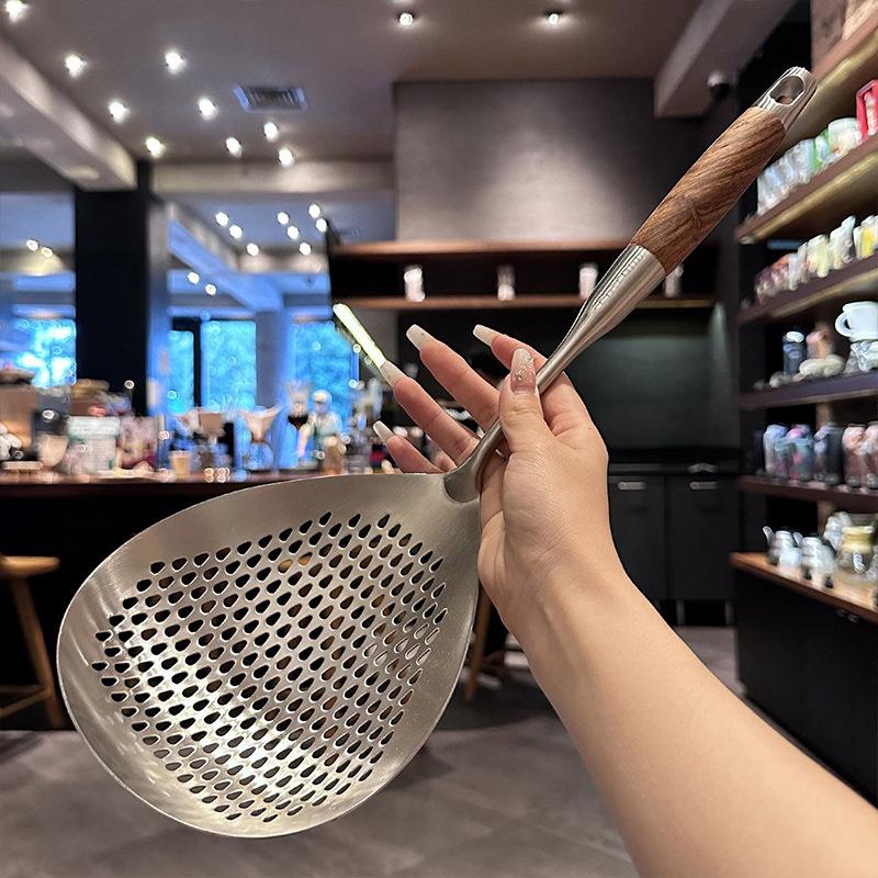201 Stainless Steel Kitchenware Cooking Strainer With Wood Handle Pepper Seasoning Colander Sieve Utensils Filter Scoop Spoons