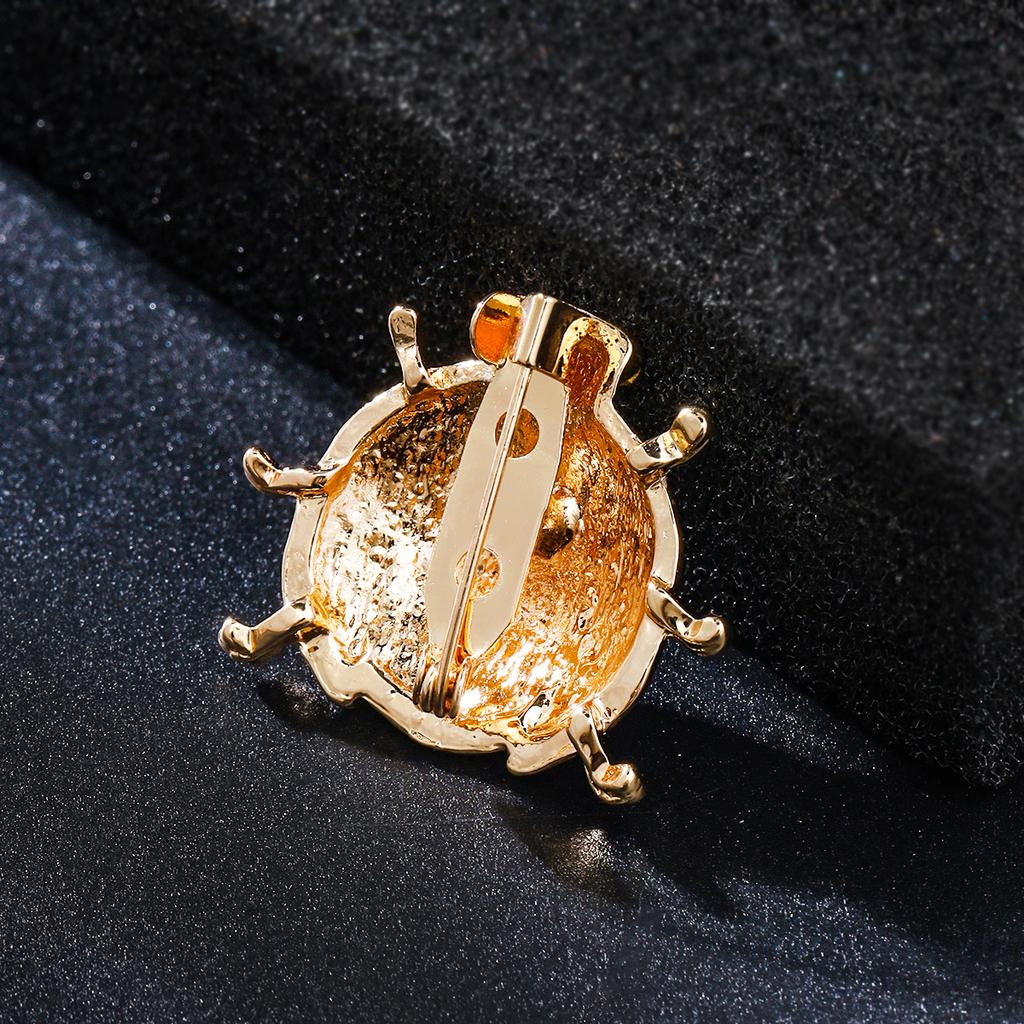 Weiman Red Insect Ladybug Brooches Luxury Women Fashion Rhinestone Crystal Gold Plated Alloy Customize Designer Brooch Pins