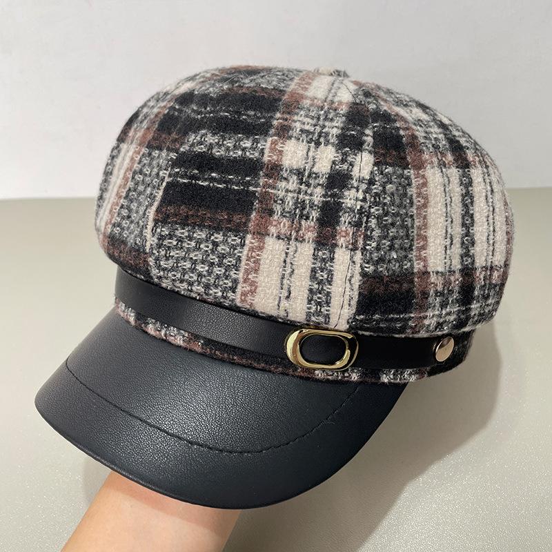 

Клетчатая восьмиклинка — универсальный британский стиль для детей на осень и зиму. Берет — это корейская литературная кепка газетчика. 54-59cm