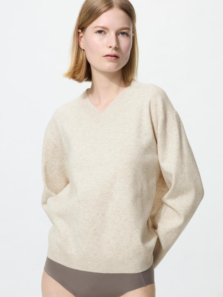 Uniqlo Washable Knit V Neck Sweater  Smooth 