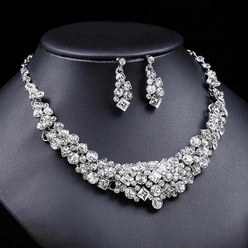 3 ks Módní Elegantní Palácový Styl Náhrdelníky Náušnice a Zirkonové Sady Luxusní Temperament Svatba Banket Šaty Doplňky