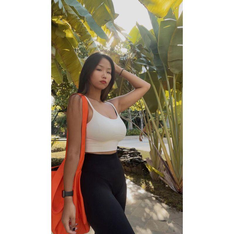 

Европейский и американский стиль ретро стрейч однотонная базовая майка White All yards