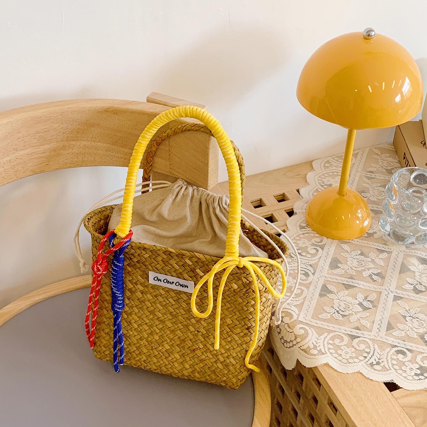 

Summer niche straw bag women s 2025 new vacation beach bucket bag portable woven vegetable basket bag жовтий