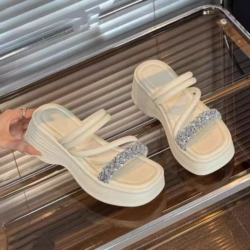 New rhinestone muffin versatile small thick-bottomed cool slippers women wear summer one-word beach slippers