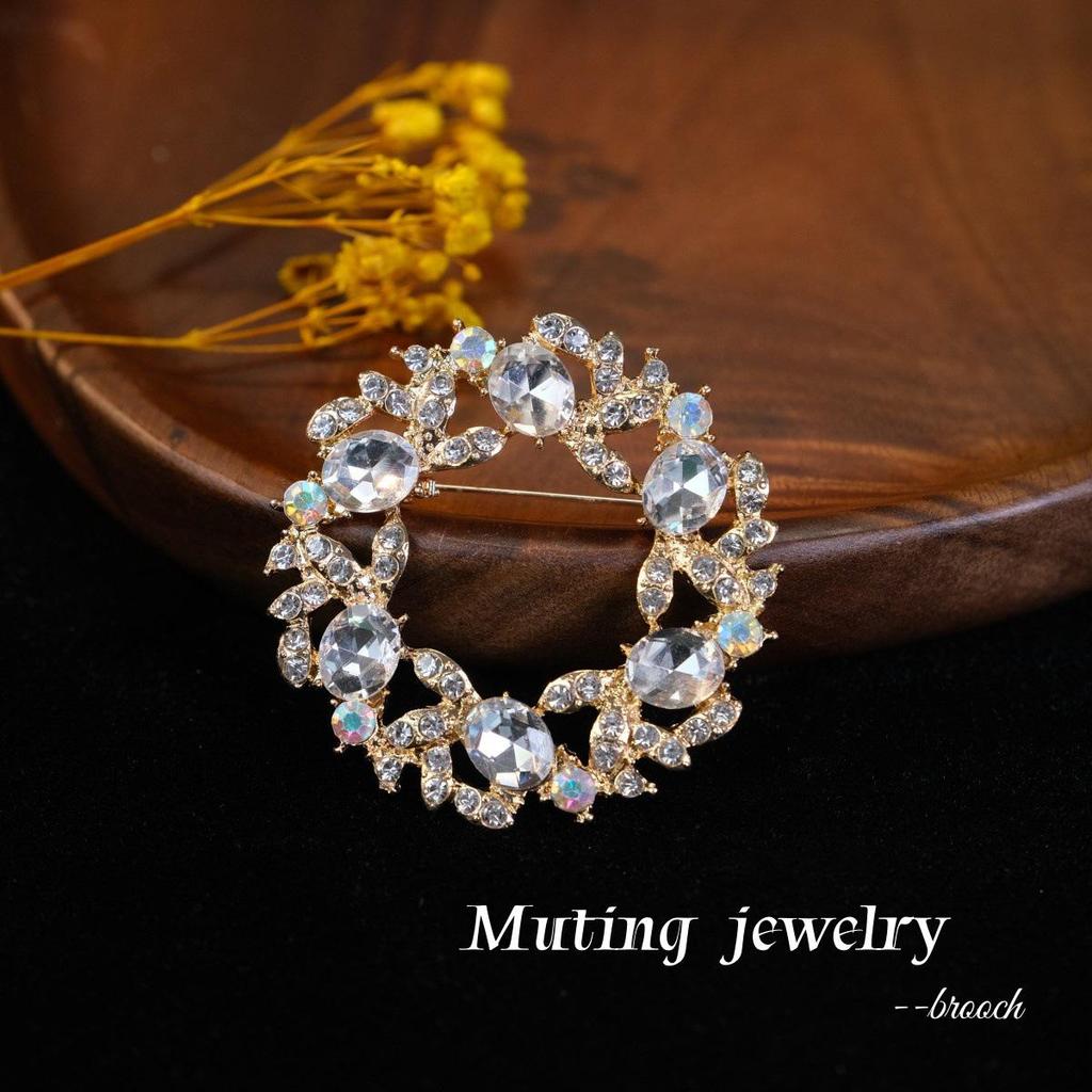 Elegante Europäische & Amerikanische Strassblumen Brosche, Anti-Exposition Pin, Damen Mode Kristall Kleidung Accessoire