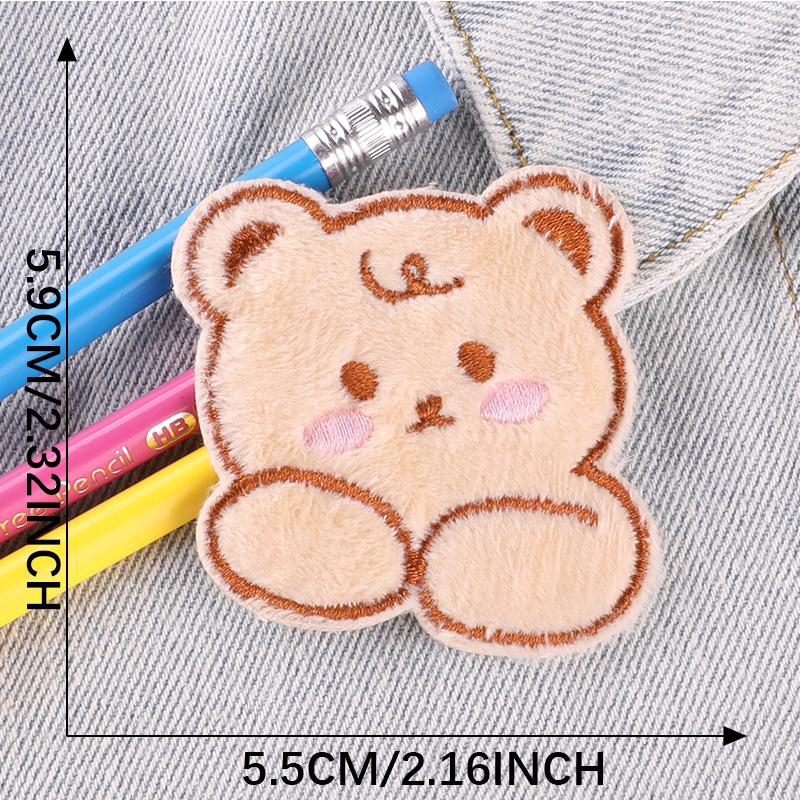 Søt tegneseriebjørn Plysjbroderte lapper for klær Påsydd broderilapp Selvklebende/klistremerke Veske Sko Jeansdekorasjon